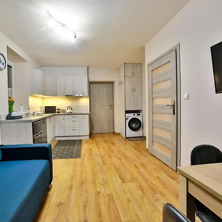 Kombi アパート ノヴィ・タルク